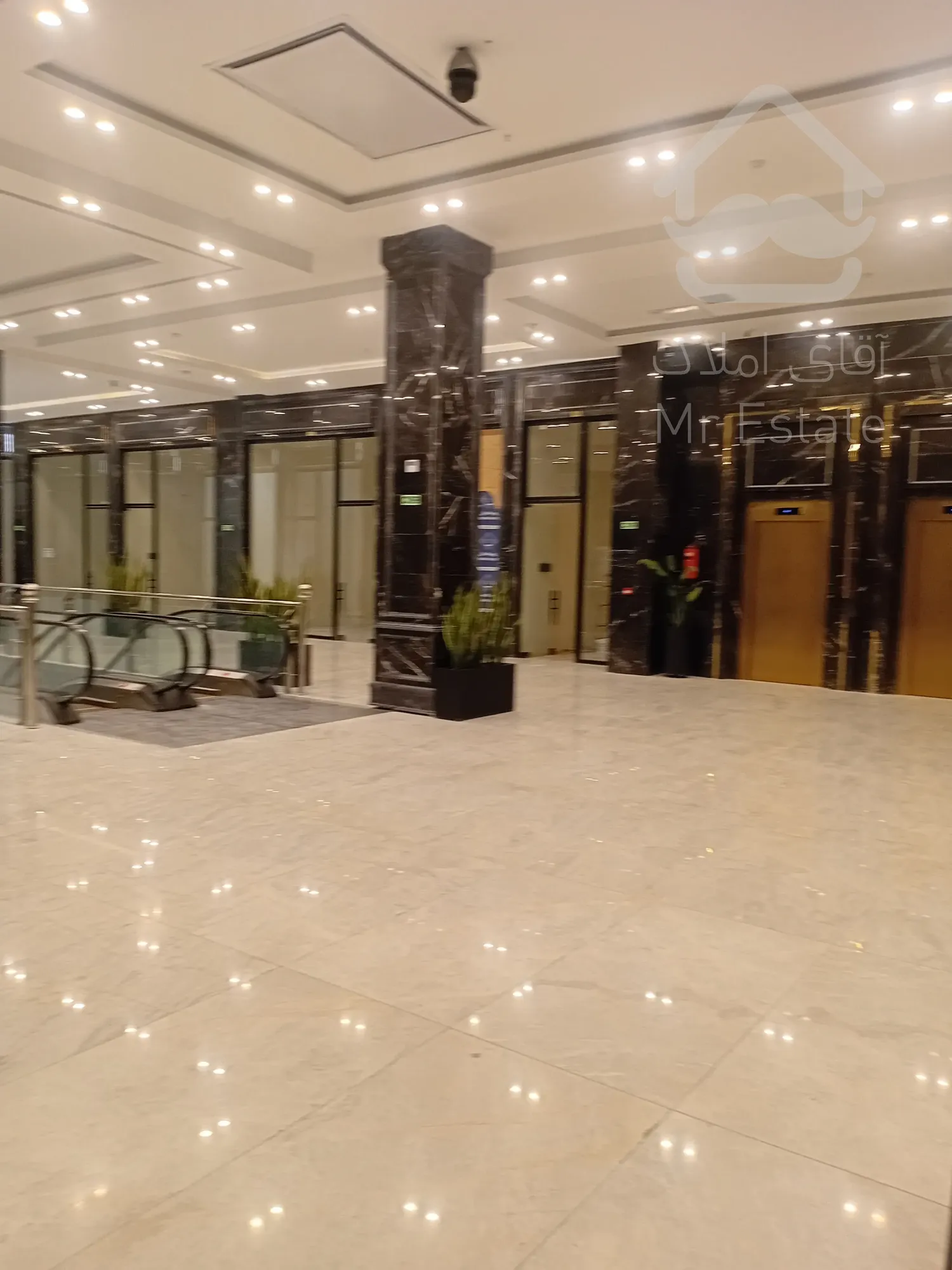 پیش فروش رونیکا مال میرزا بابایی ، فضایی مناسب برای کسب و کار شما با امکانات عالی