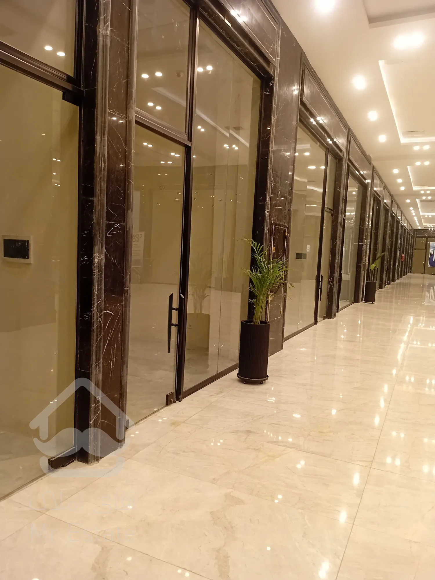 پیش فروش رونیکا مال میرزا بابایی ، با دسترسی عالی