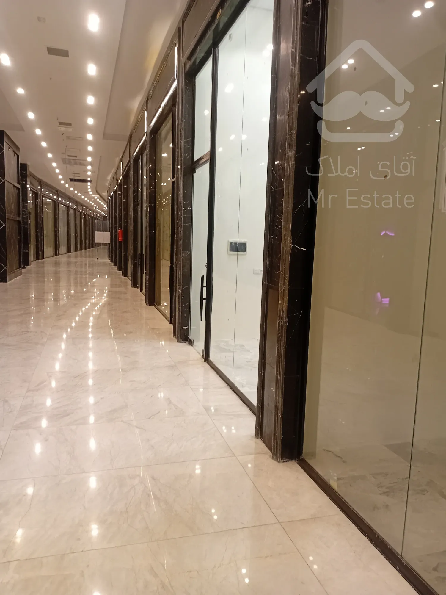 پیش فروش رونیکا مال میرزا بابایی ، فضایی مناسب برای کسب و کار شما با امکانات عالی