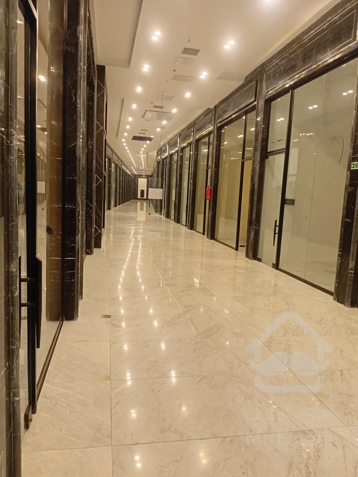 پیش فروش رونیکا مال میرزا بابایی ، فضایی مناسب برای کسب و کار شما با امکانات عالی