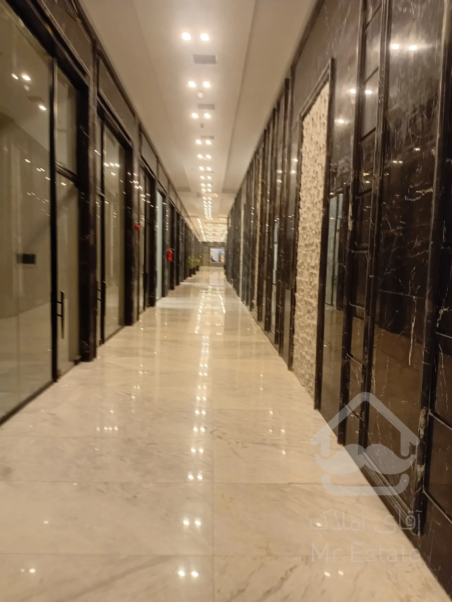 پیش فروش رونیکا مال میرزا بابایی ، متریال درجه یک با امکانات فوق العاده