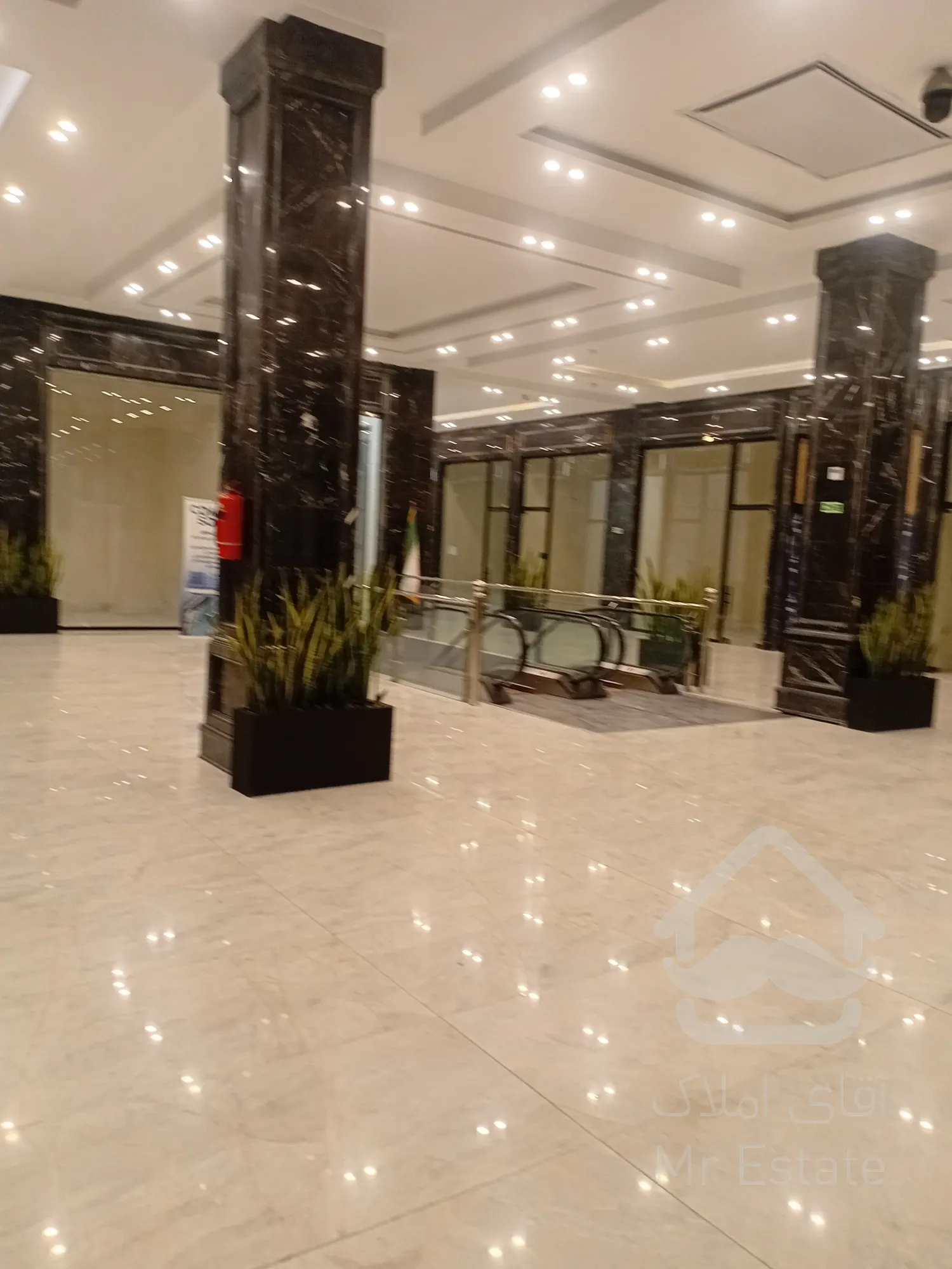 پیش فروش رونیکا مال میرزا بابایی ، با دسترسی عالی