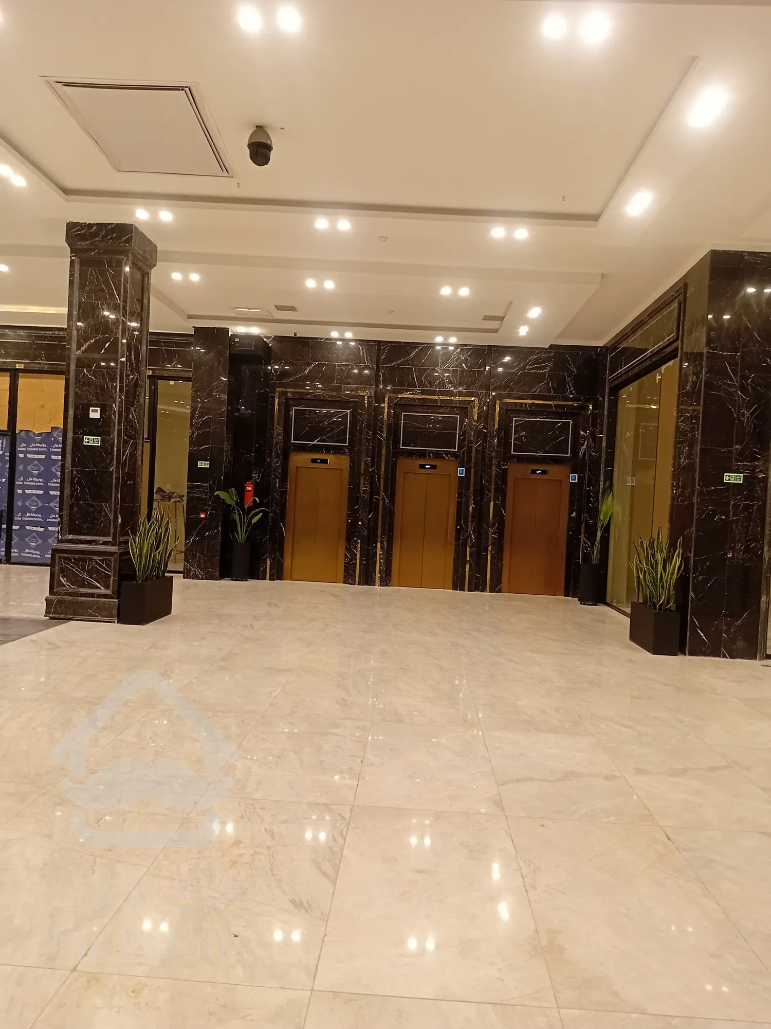 رونیکا مال /پاساژ مدرن و شیک /20 متری /اقساط