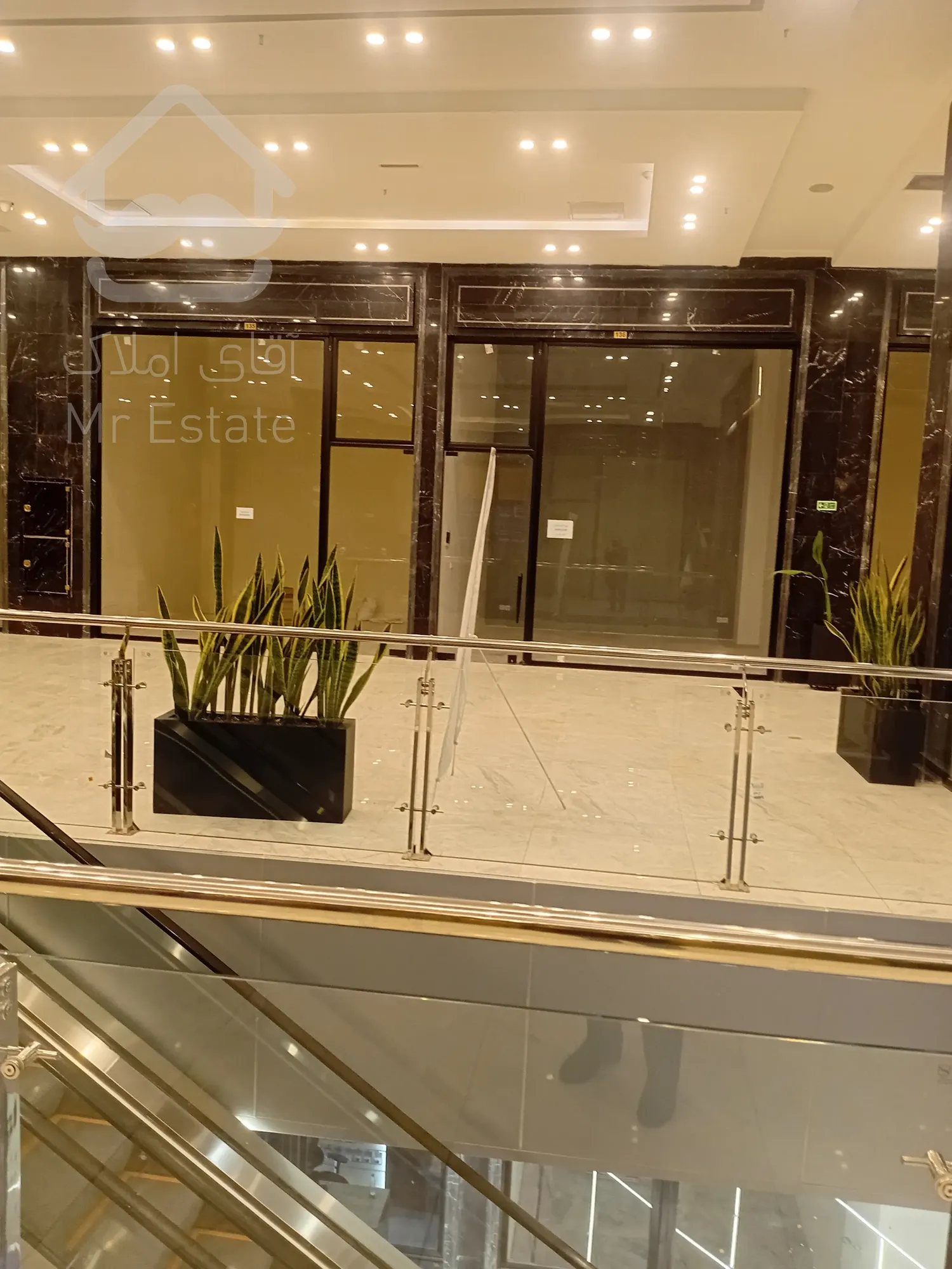 پیش فروش رونیکا مال میرزا بابایی ، تجمل در قلب تجارت