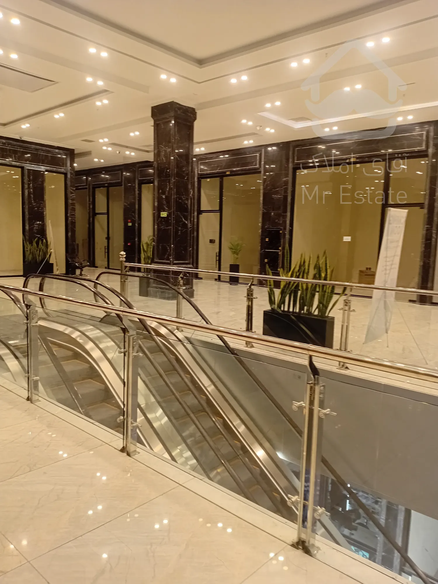 پیش فروش رونیکا مال میرزا بابایی ، بهترین متریال و امکانات