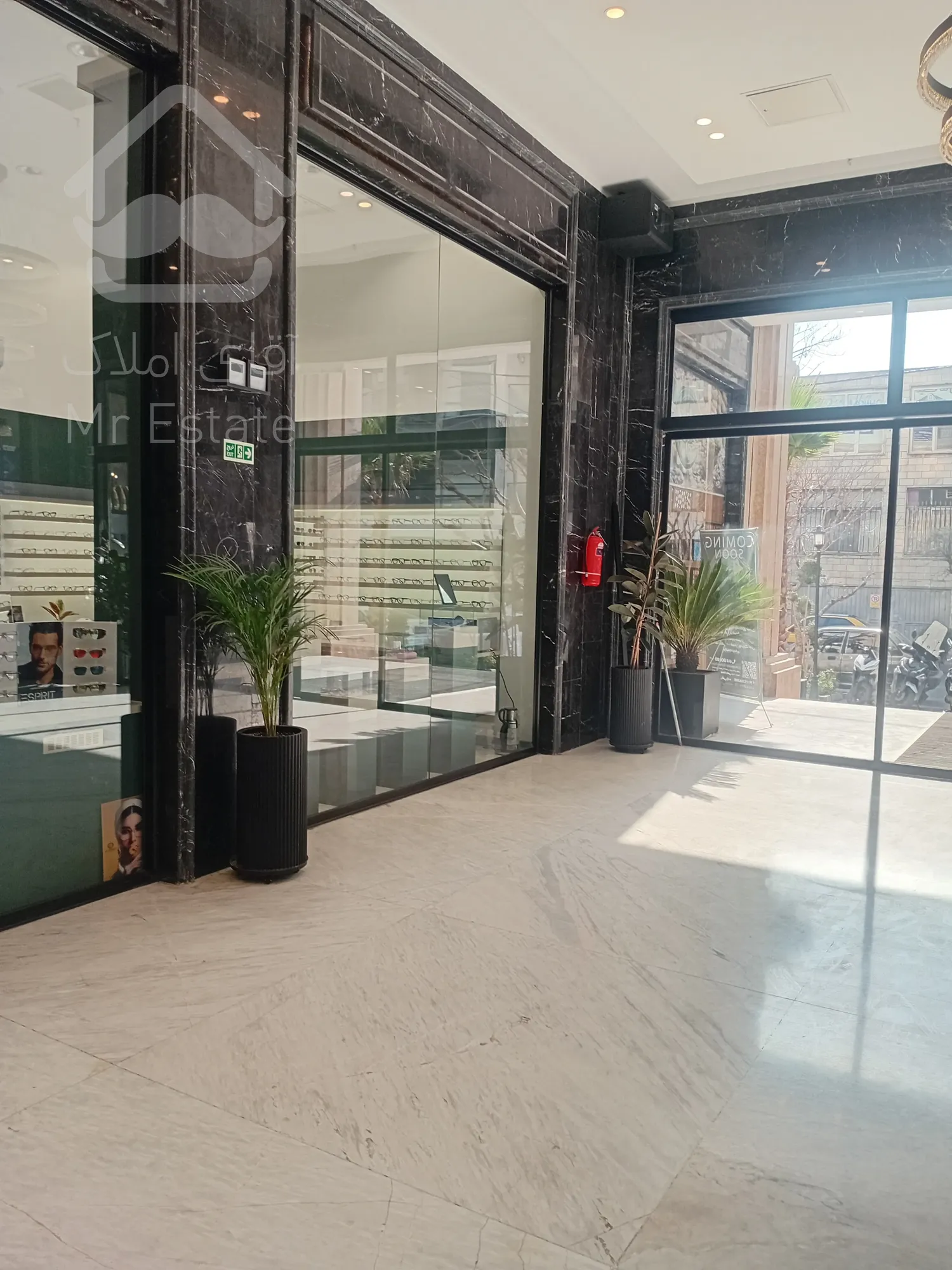 فروش واحد تجاری 40 متری در رونیکامال هروی،جایی برای رشد سرمایه و آینده کاری شما