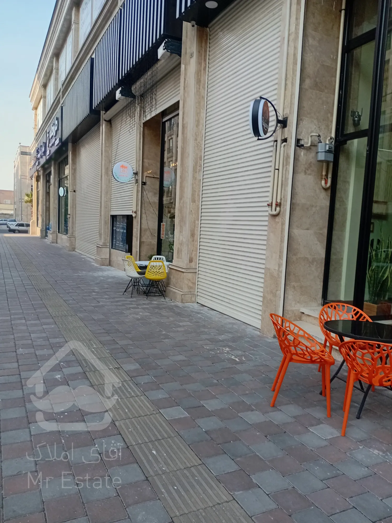 پیش فروش رونیکا مال میرزا بابایی ، ویترین مدرن کسب و کار شما