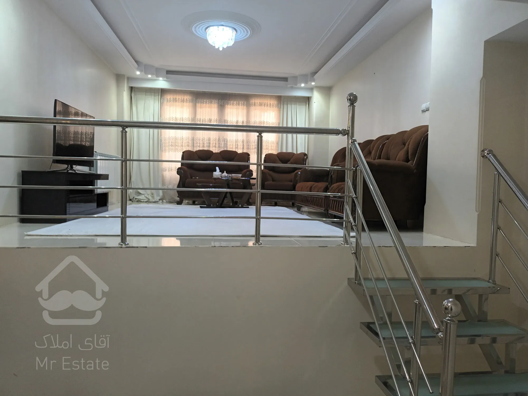 ۸۲ متر،حیاط  در اختیار