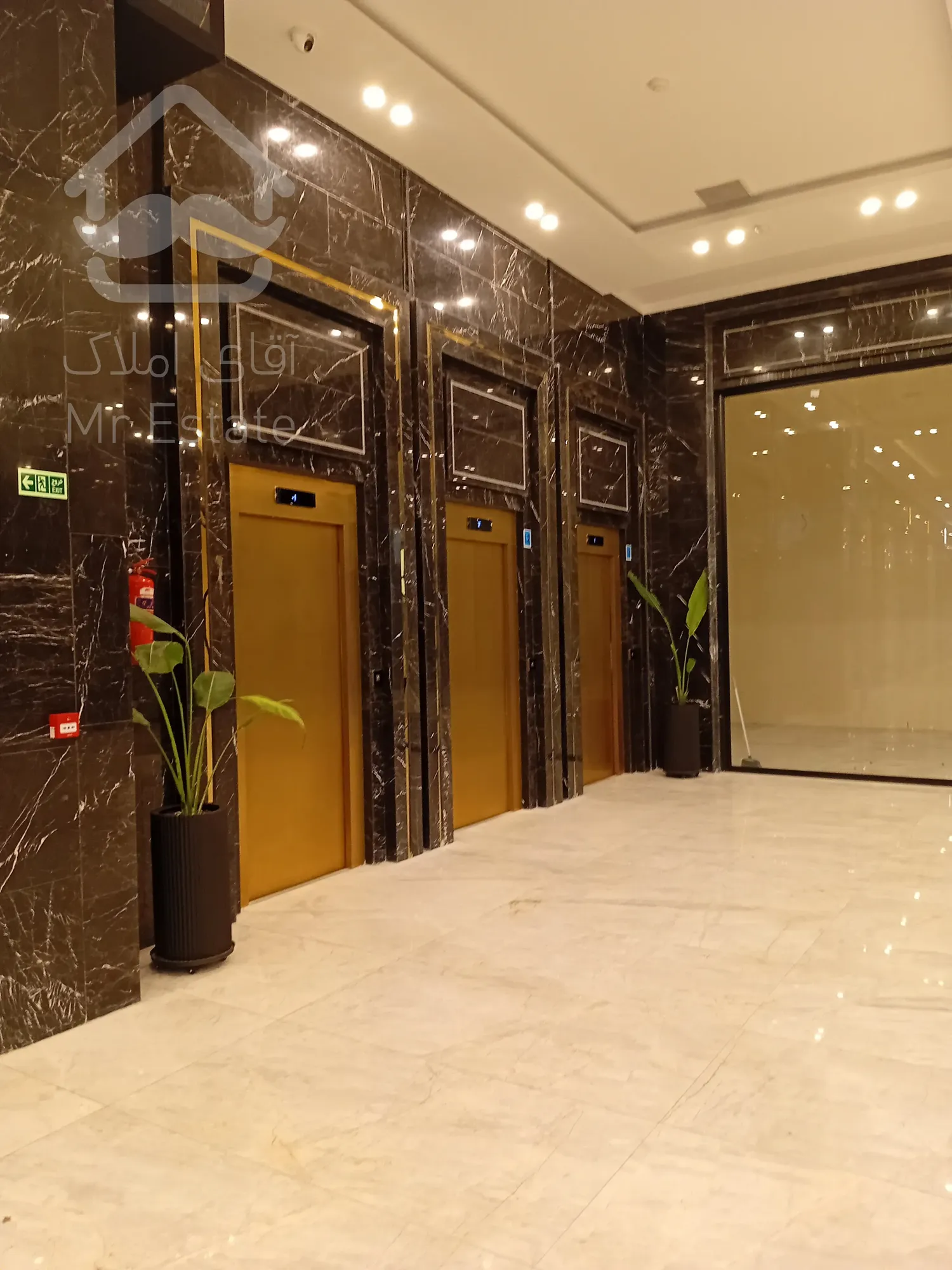 پیش‌فروش واحد تجاری ۲۴ متری با موقعیت عالی در پونک