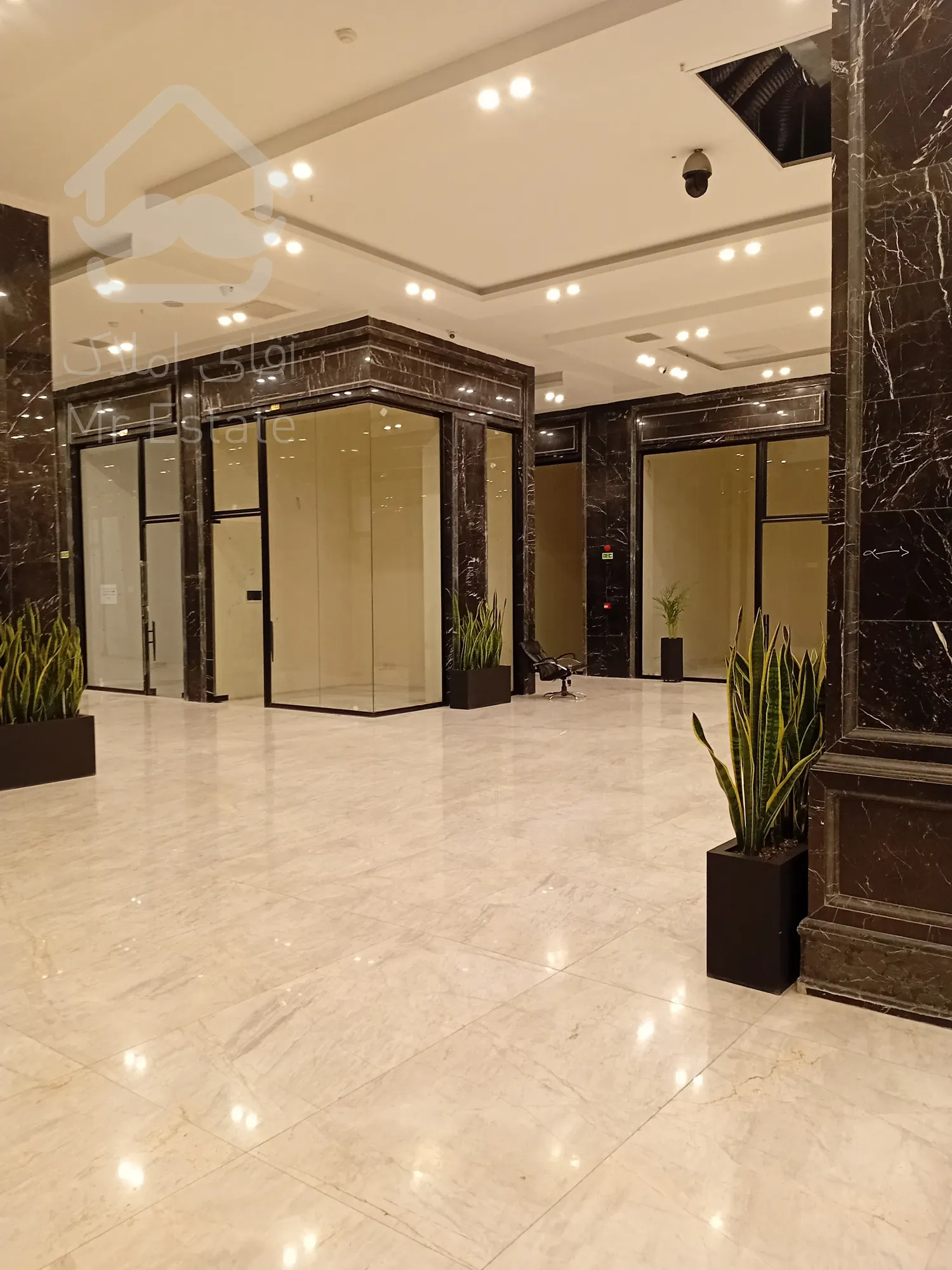 پیش‌فروش واحد تجاری ۲۴ متری با موقعیت عالی در پونک