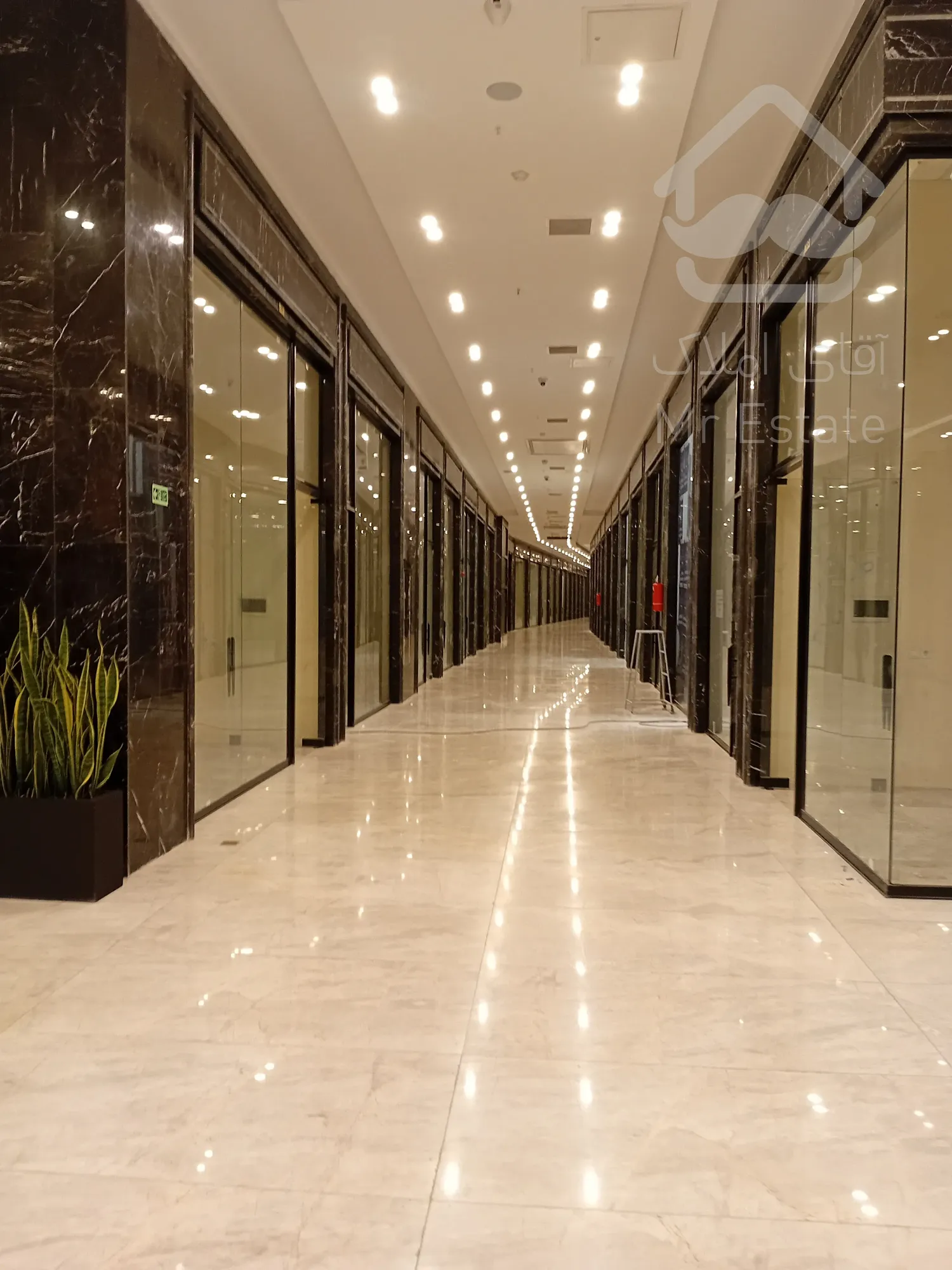 پیش فروش واحد تجاری ۲۱ متری در رونیکامال پونک