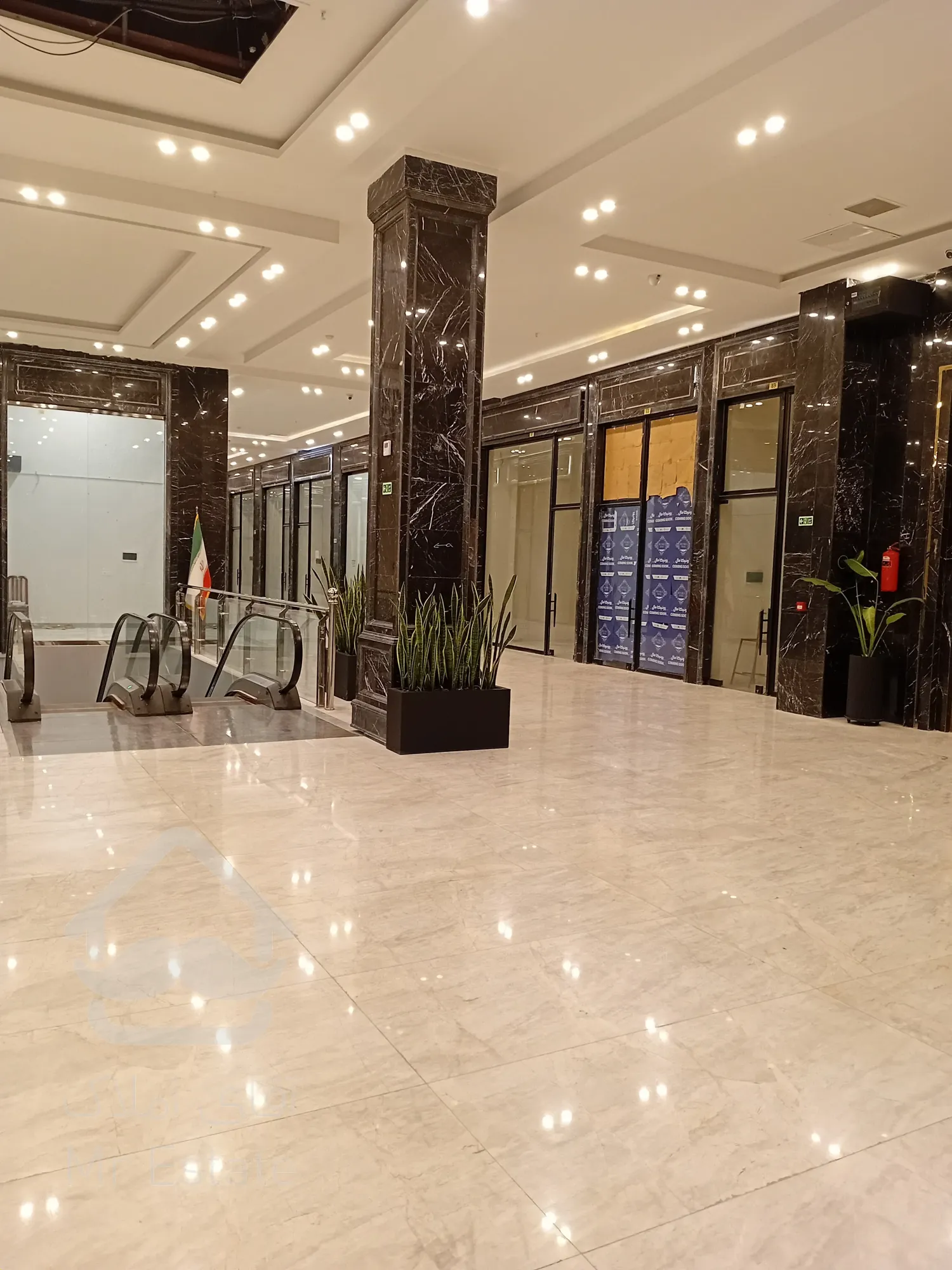 پیش‌فروش واحد تجاری ۲۴ متری با موقعیت عالی در پونک