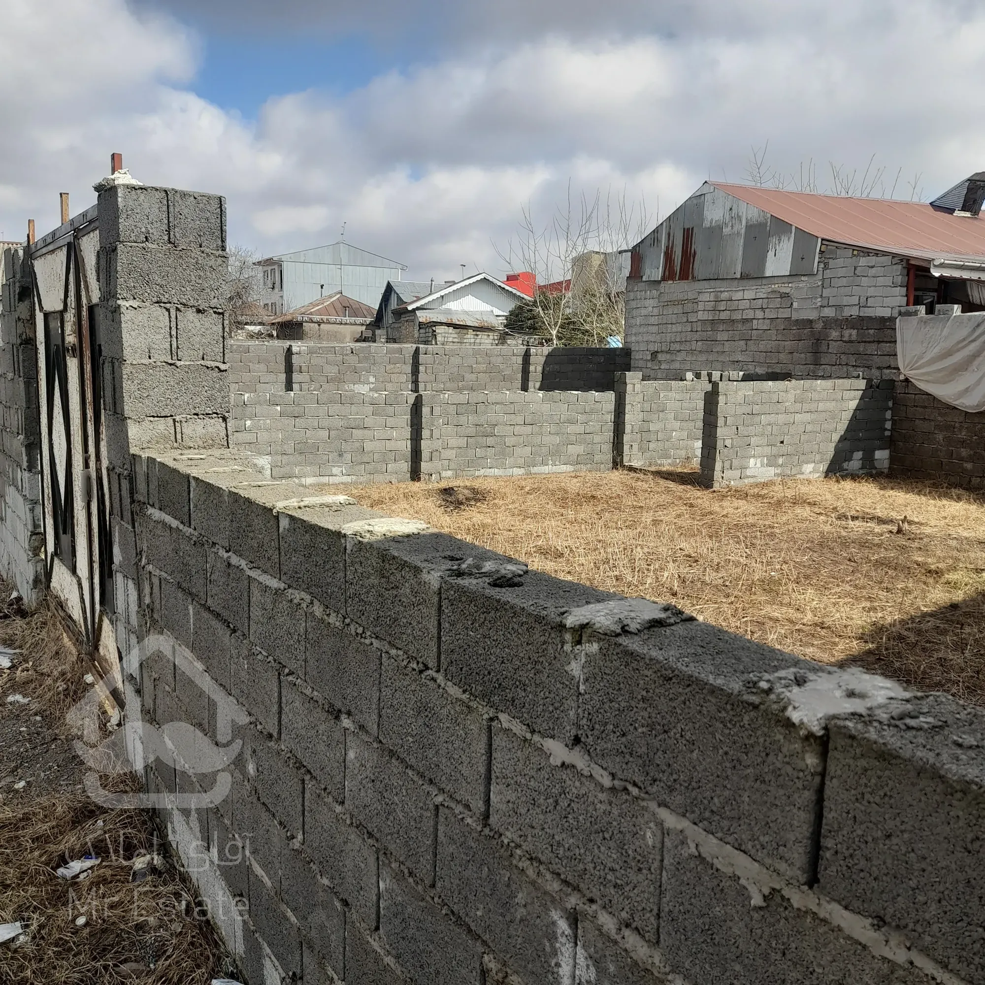 فروش زمین مسکونی باپروانه ساخت