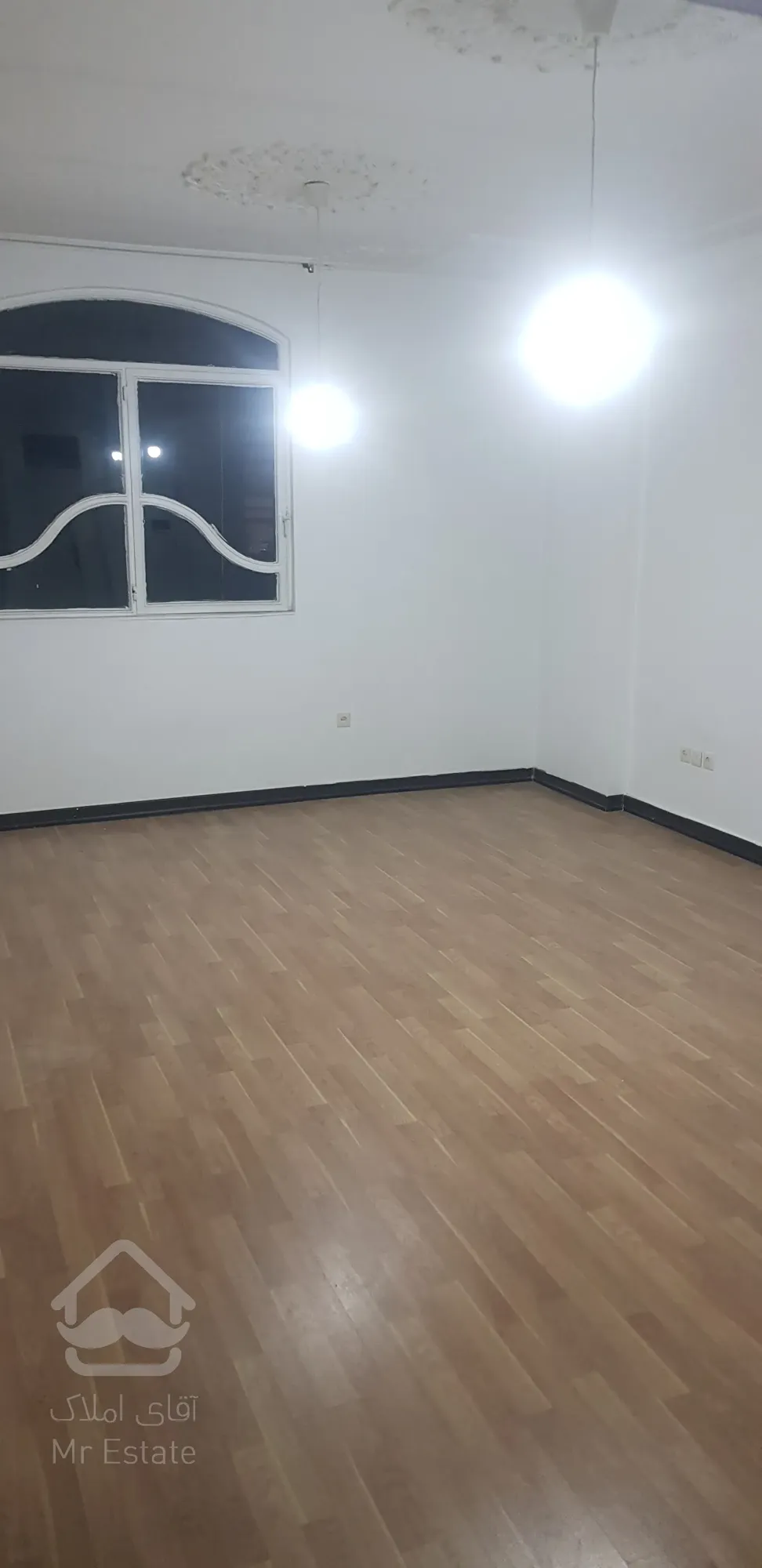 واحد مسکونی 65 متری تمیز میدان توحید