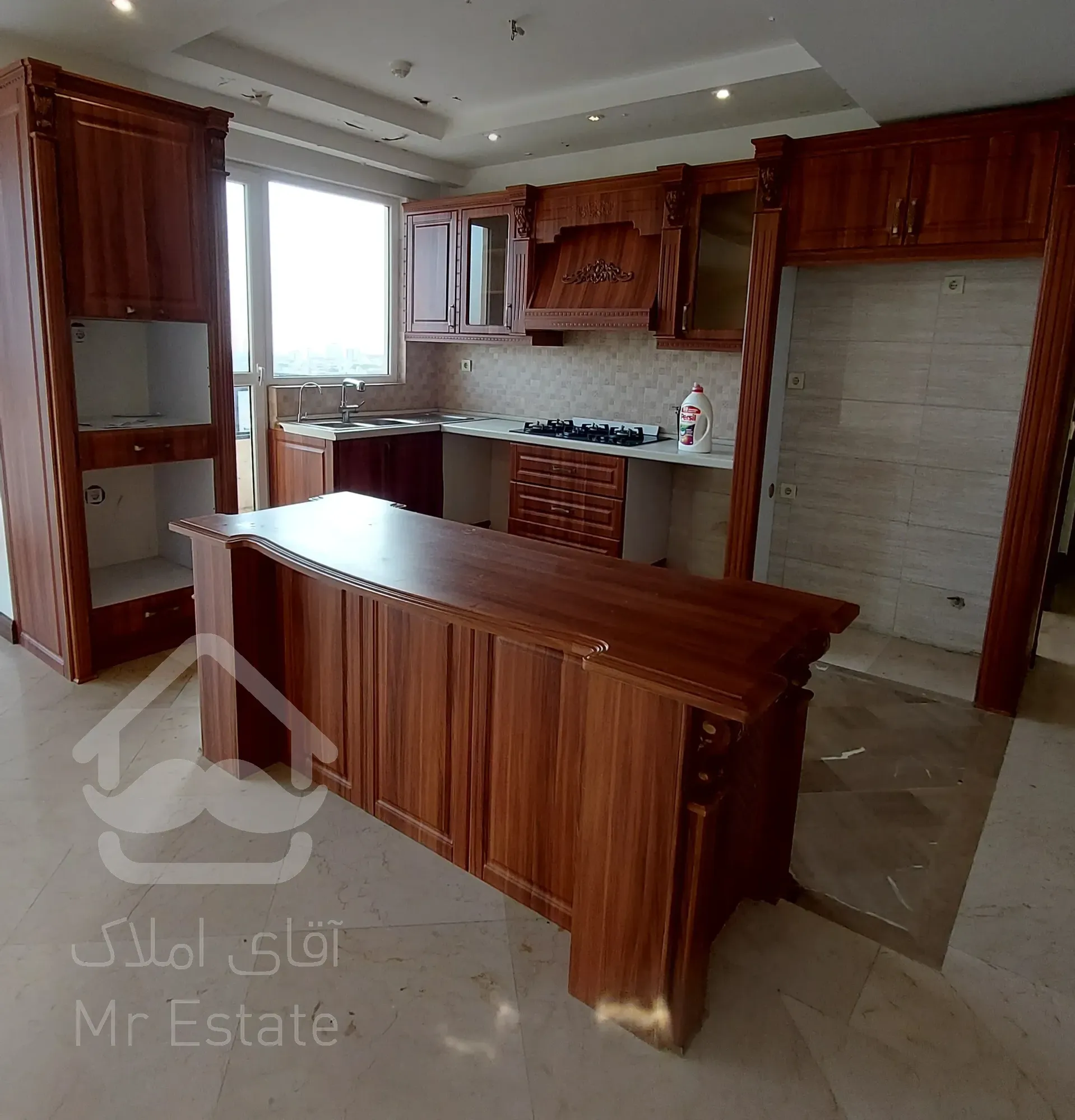 سه واحد فروشی در بهترین برج باغ ها