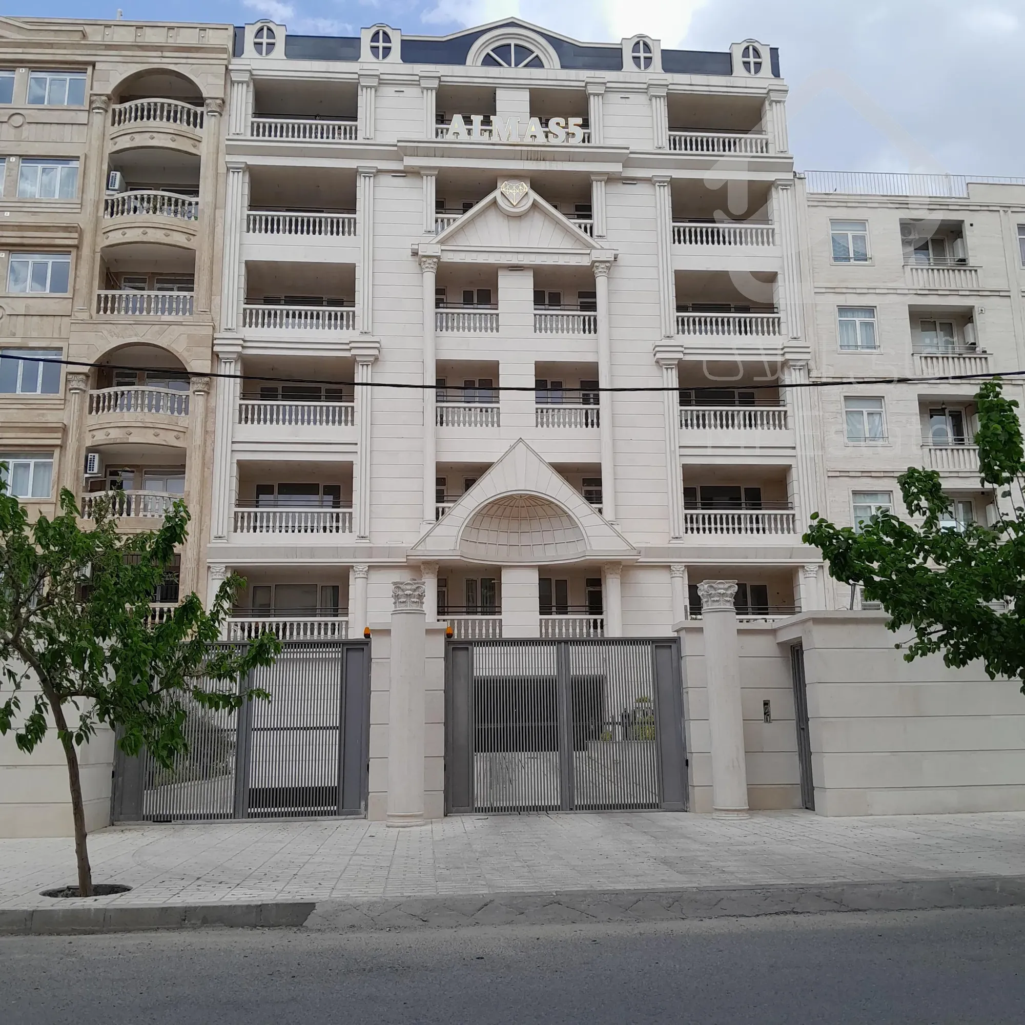 آپارتمان/لوکس/دلباز/قریشی جنوبی