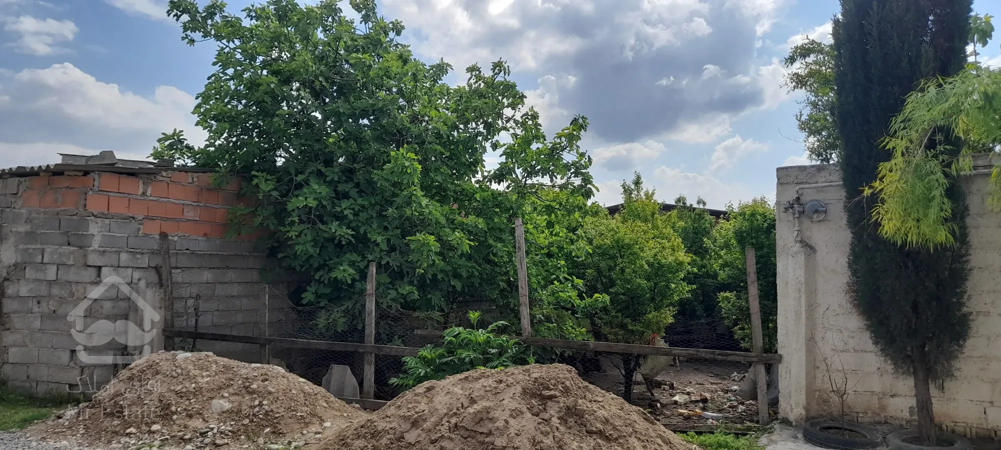 زمین ۱۲۰ متری دربافت روستایی به فروش میرسد