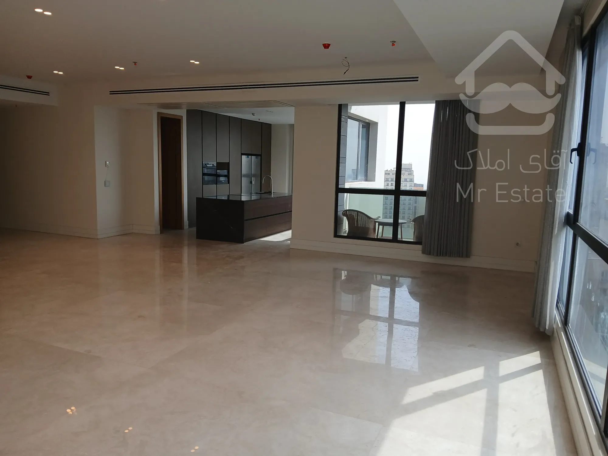 فروش ۳۰۴ متر ،۴ خواب ،مهماندوست