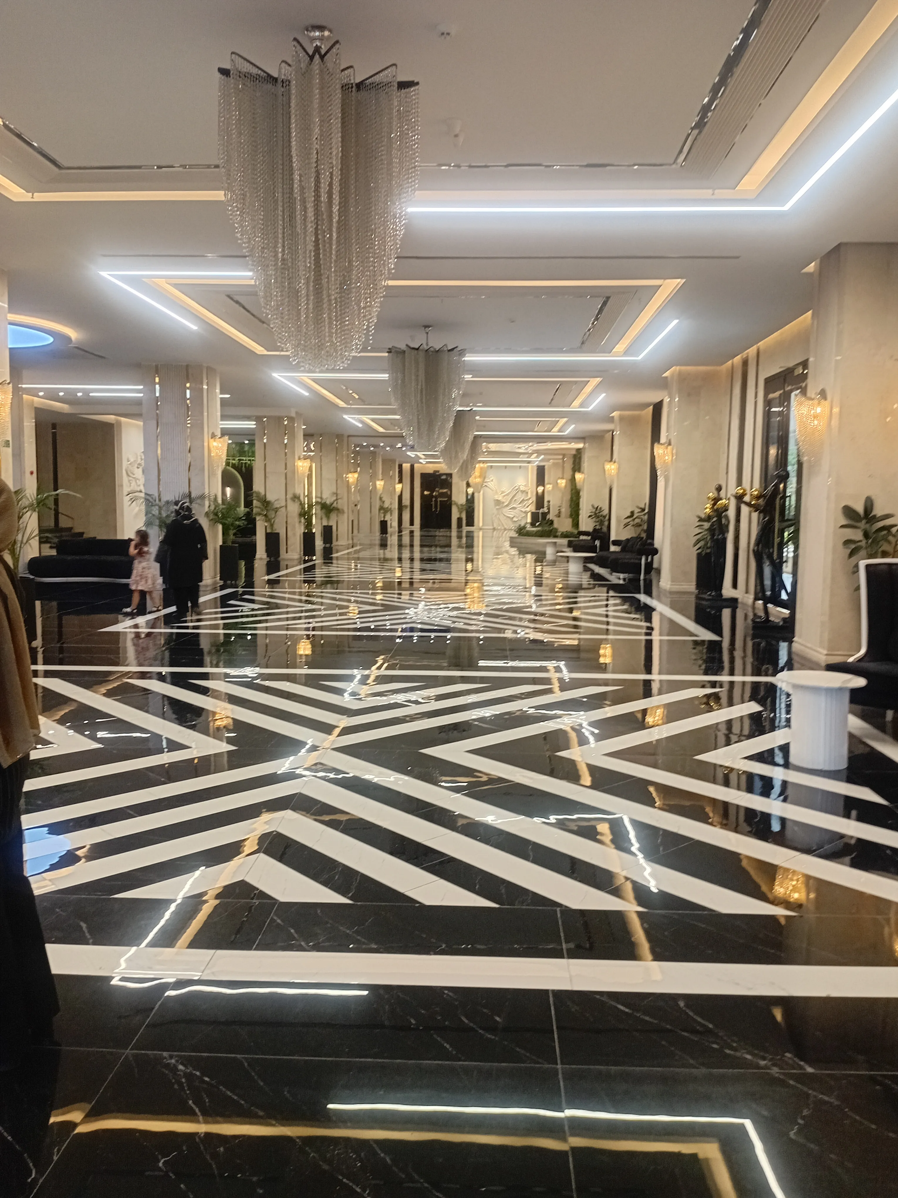 پیش فروش رونیکا پالاس بلوار ارتش در منطقه 1 تهران ، قیمت قطعی و اقساط بدون سود