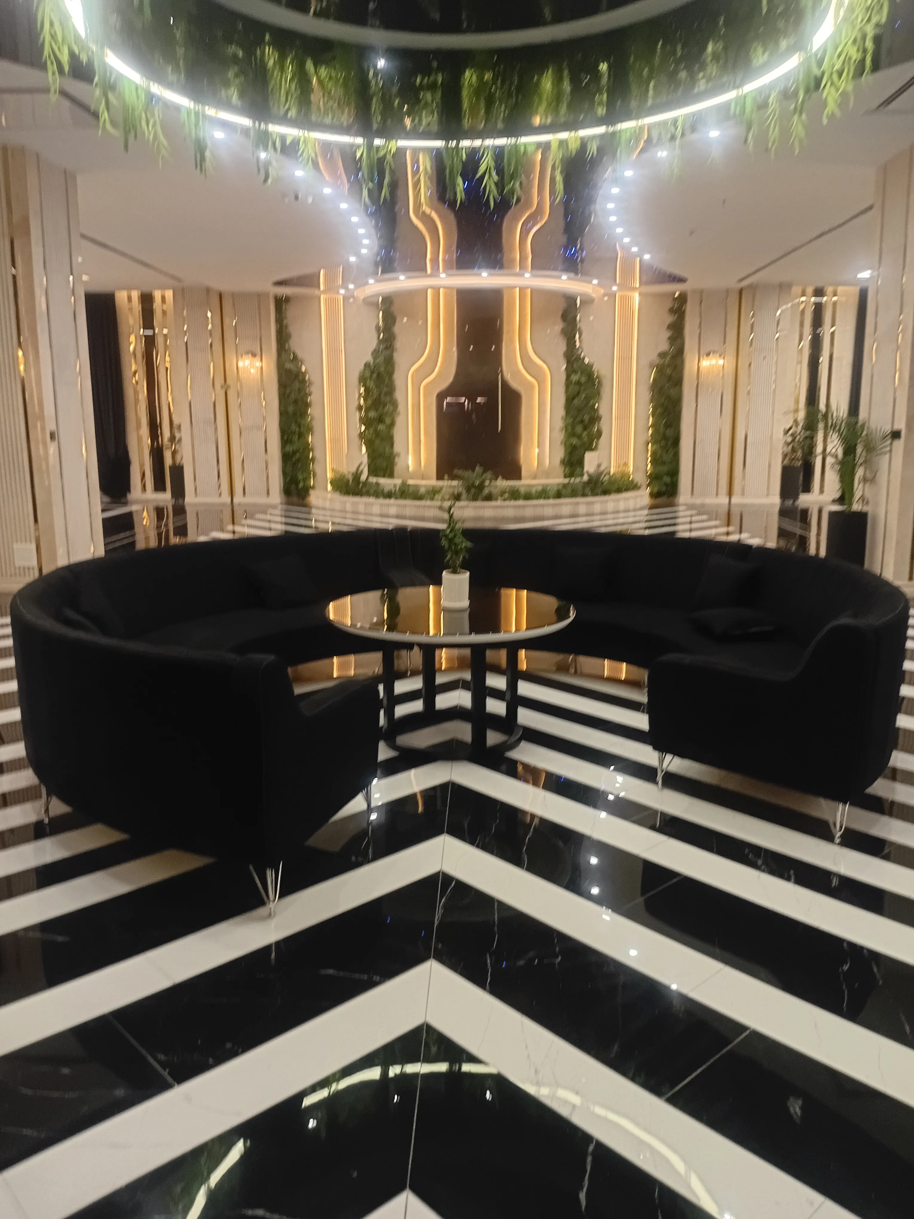 پیش فروش رونیکا پالاس لاله ، فول امکانات در تاپ لوکیشن منطقه یک