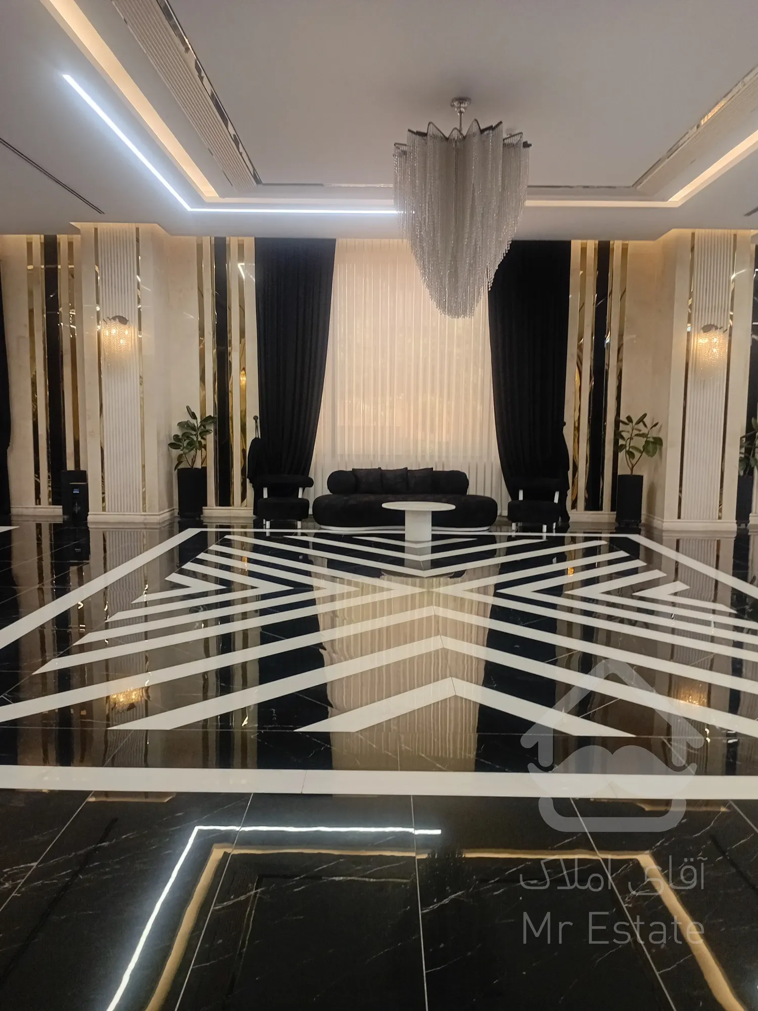 پیش فروش رونیکا مال میرزا بابایی ، فضایی برای کسب و کار شما