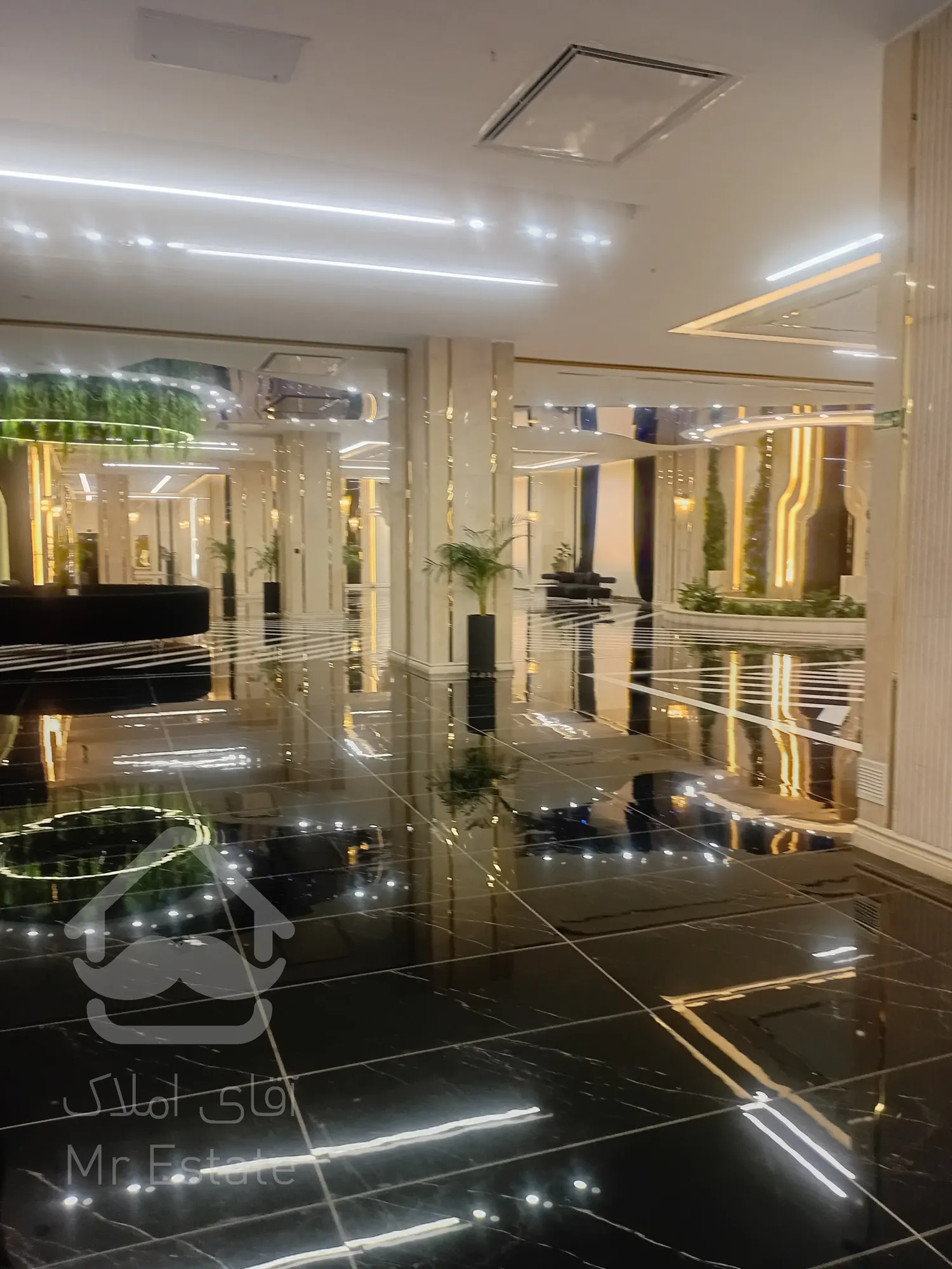 پیش فروش 18 متری  رونیکا مال میرزا بابایی ،