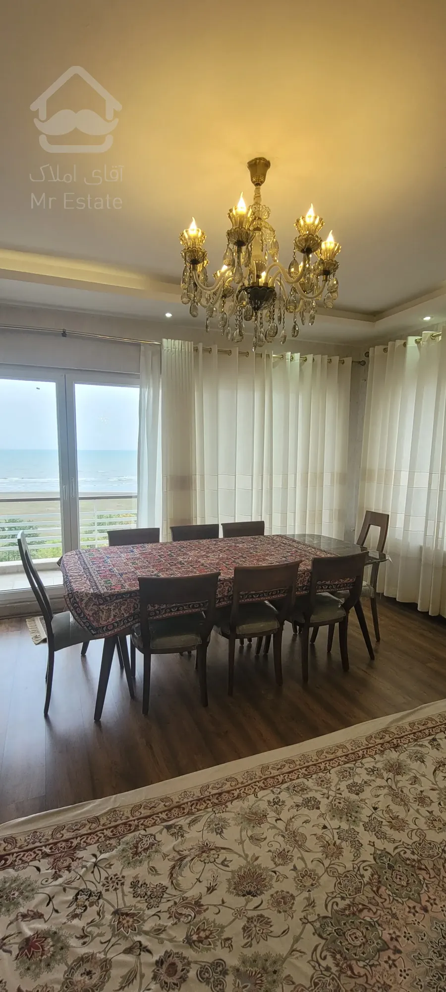 لوکیشن بی نظیر کوه و دریا