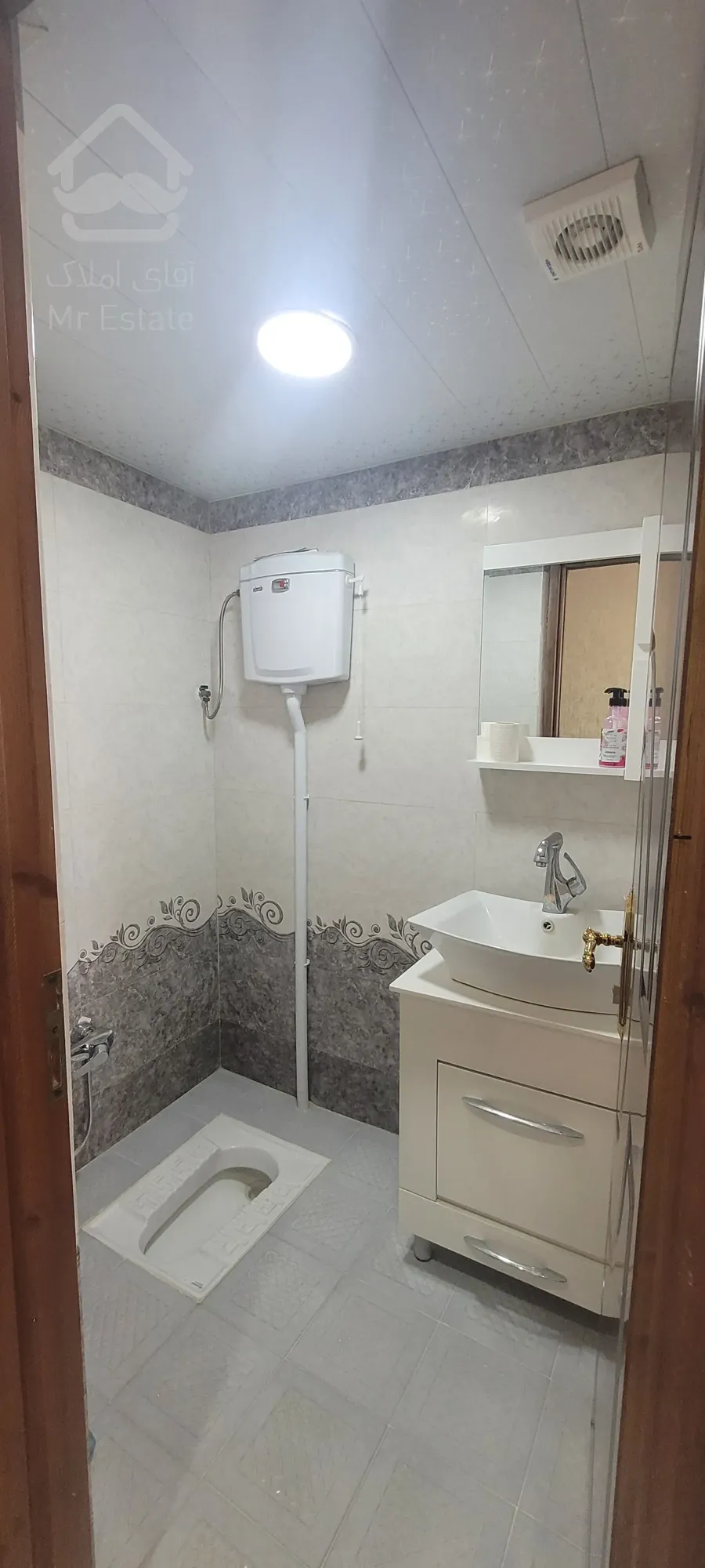 لوکیشن بی نظیر کوه و دریا