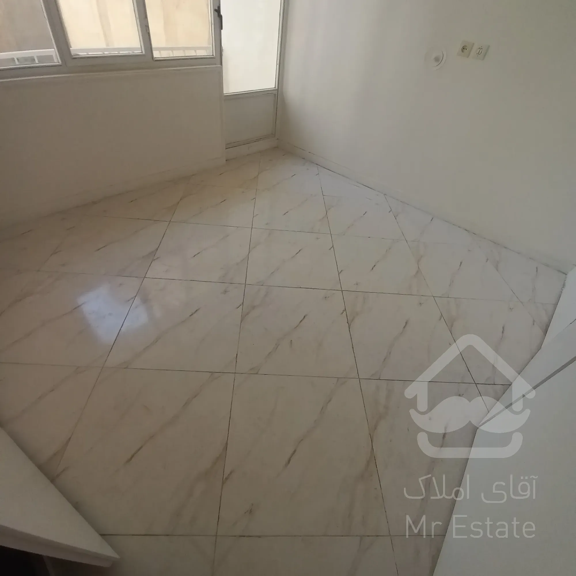 آپارتمان ۶۷ متری ۲ خوابه طبقه ۲