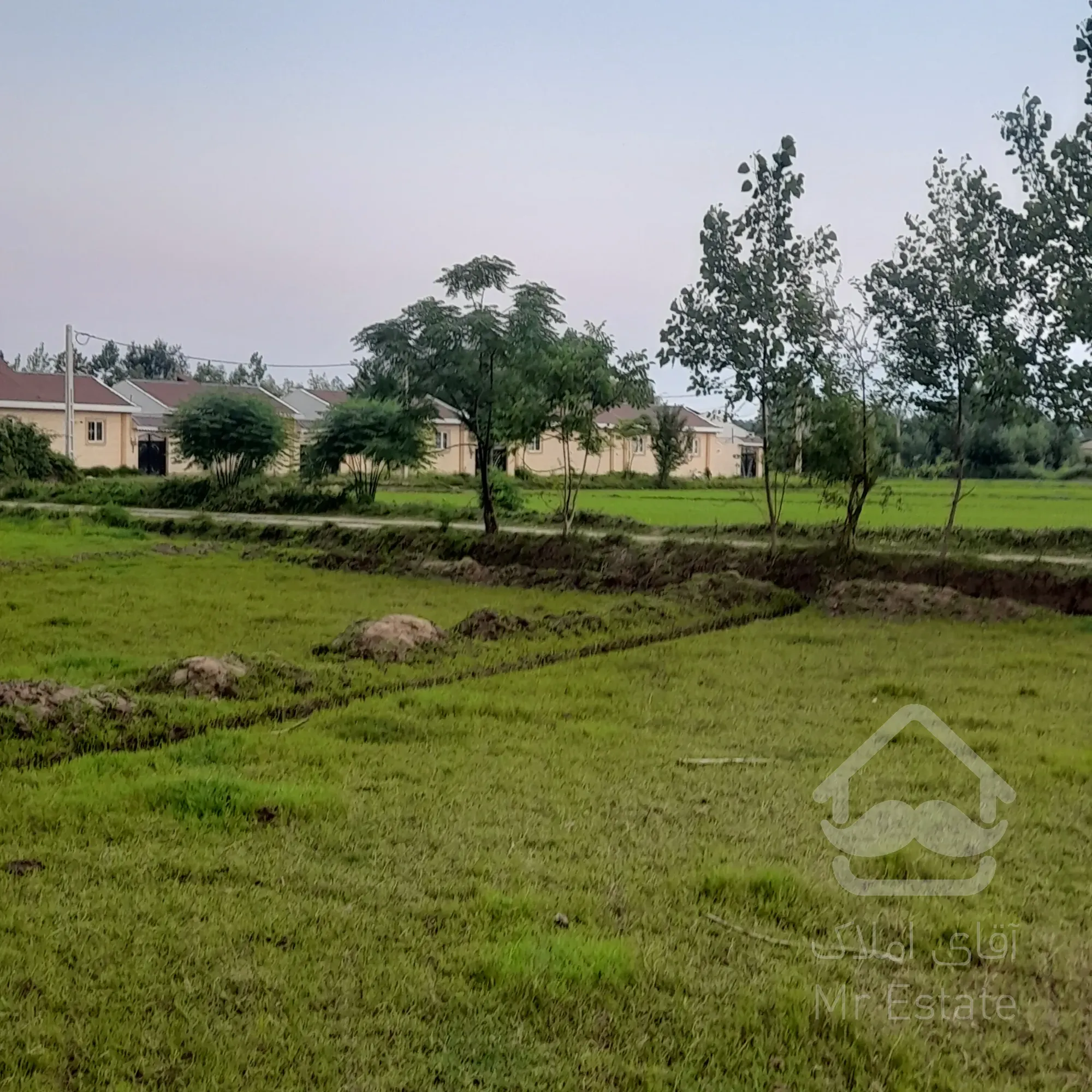 فروش زمین۸۰۰متری مسکونی