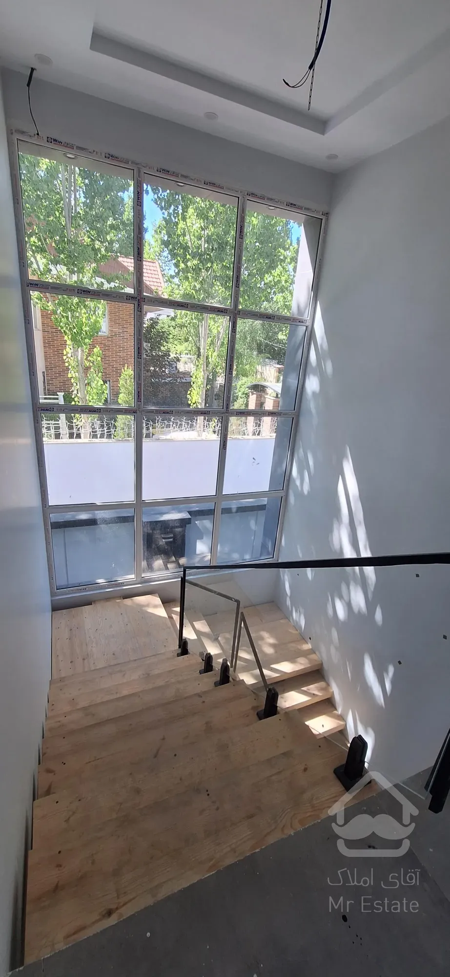 فروش باغ ویلا نوساز سه خواب مستردار لوکس کوهسار-کردان