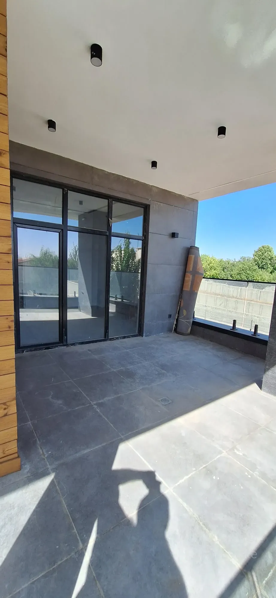 فروش باغ ویلا نوساز سه خواب مستردار لوکس کوهسار-کردان