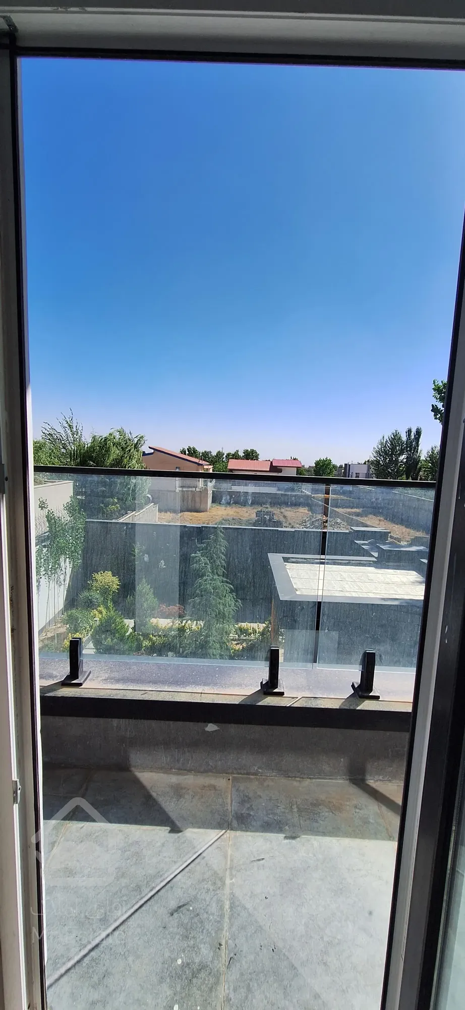 فروش باغ ویلا نوساز سه خواب مستردار لوکس کوهسار-کردان