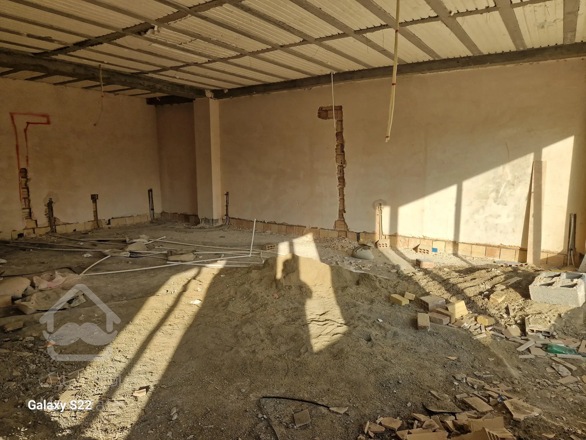 ساختمان مسکونی سه طبقه