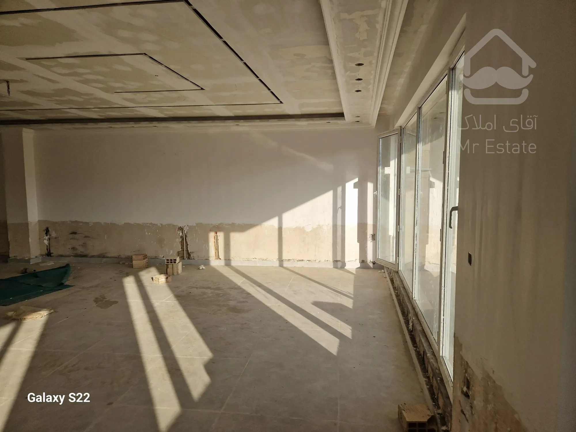 ساختمان مسکونی سه طبقه