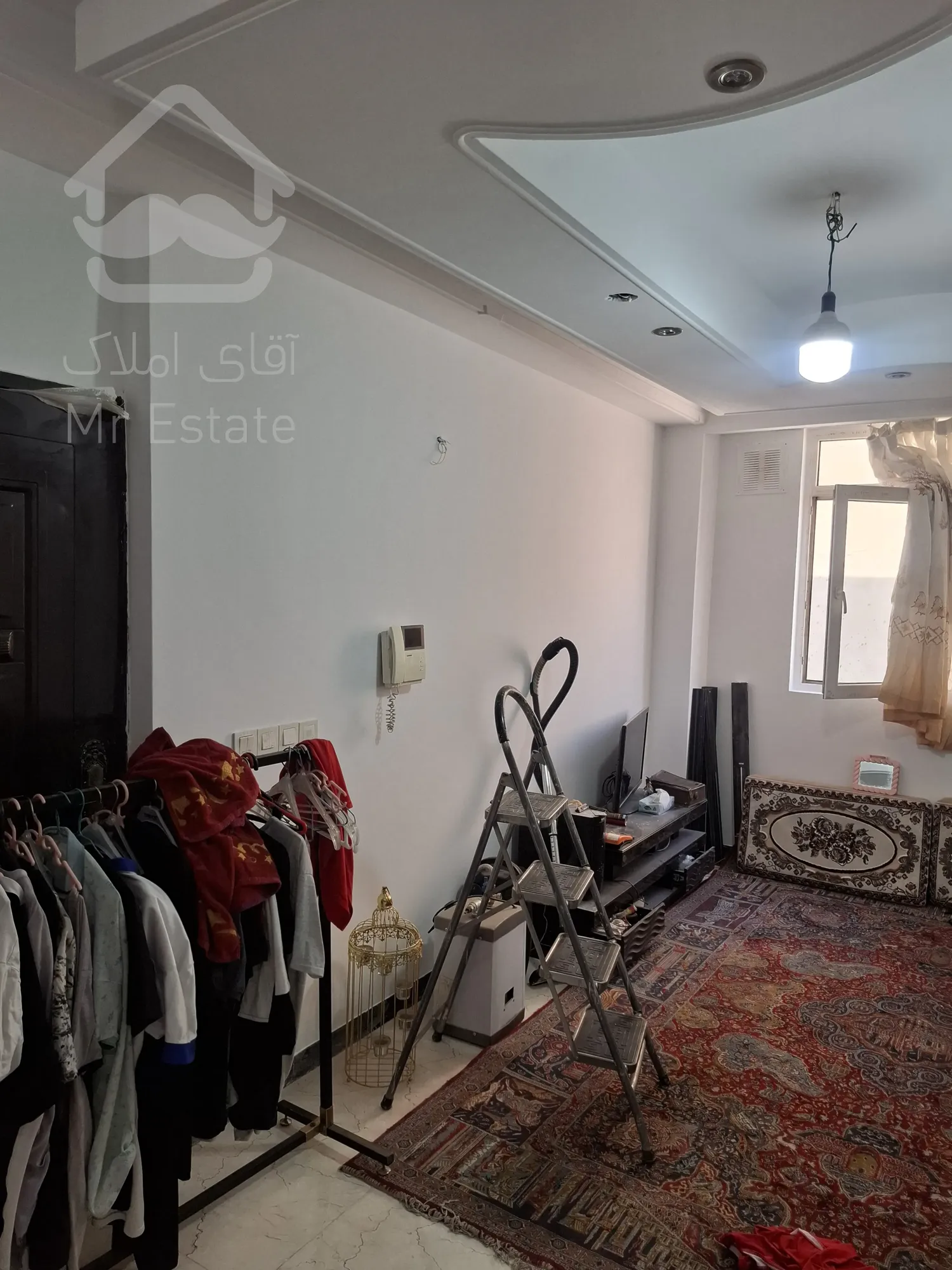 ۵۰ متری طبقه چهارم از ۴تا تک واحدی انباری کاذب