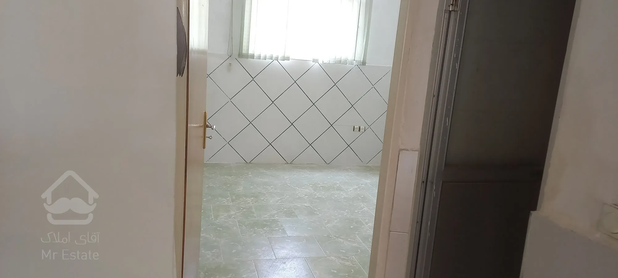 اجاره آپارتمان ۱۱۰ متری در کوجان، خ شهیدان کاظمی، ۸ متری دوم