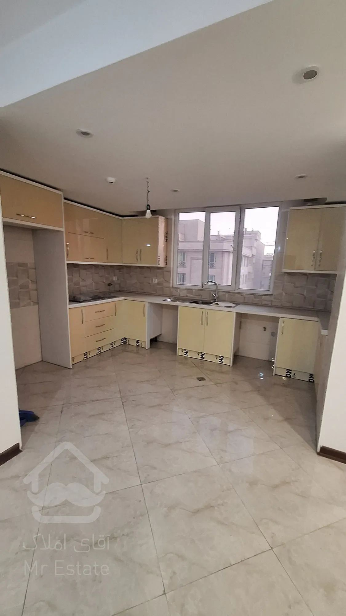 اجاره ۱۳۵متر سه خواب لوکس کلیدنخورده کوی فردوس