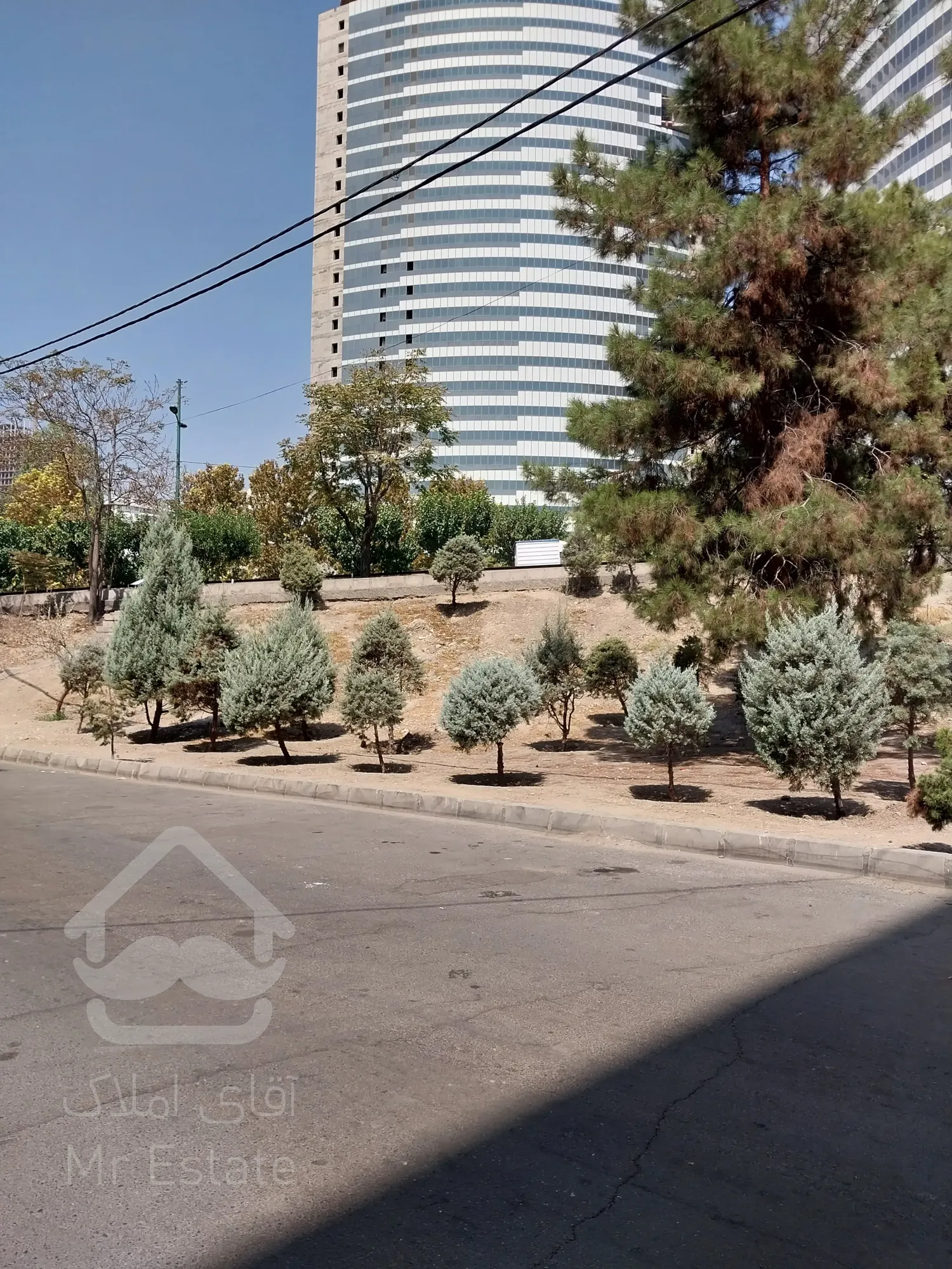 ۹۵متر سند مسکونی +۶۰مترتراس