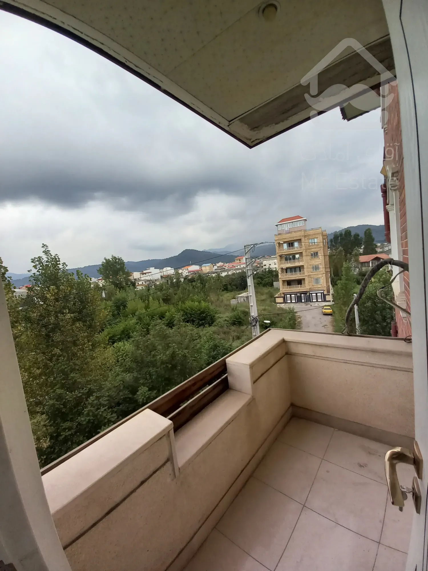 ۱۲۰ متر آپارتمان طبقه ۴ نوشهر نوساز