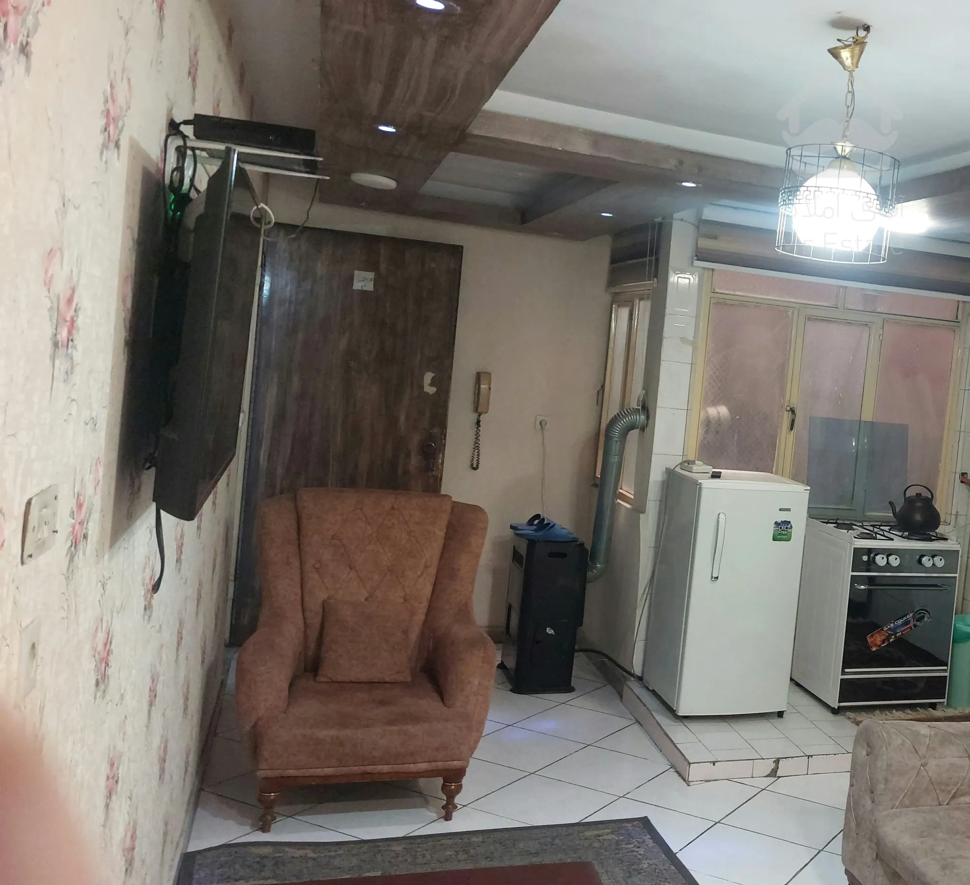 ۸ واحدی ۸۱۰ متر مستغلات ، دسترسی عالی مناسب انواع مشاغل شرکت و اداره و...