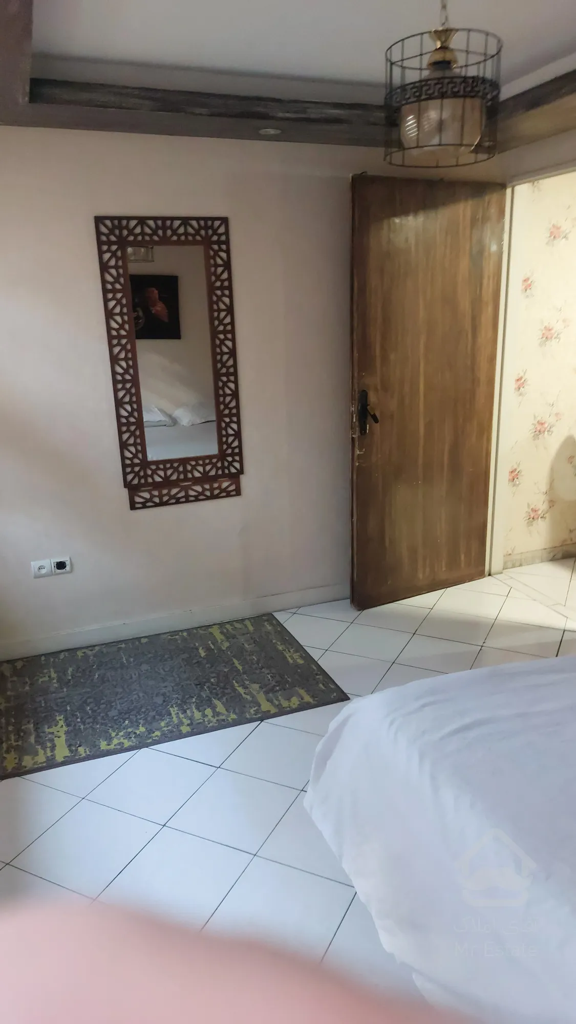 ساختمان ۸ واحدی ۸۱۰ مستغلات دربست ، دسترسی عالی مناسب انواع مشاغل و....