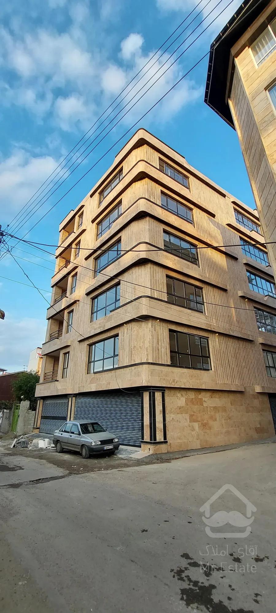 فروش آپارتمان ۱۰۰ متری لوکس در نزدیکی استخر لاهیجان