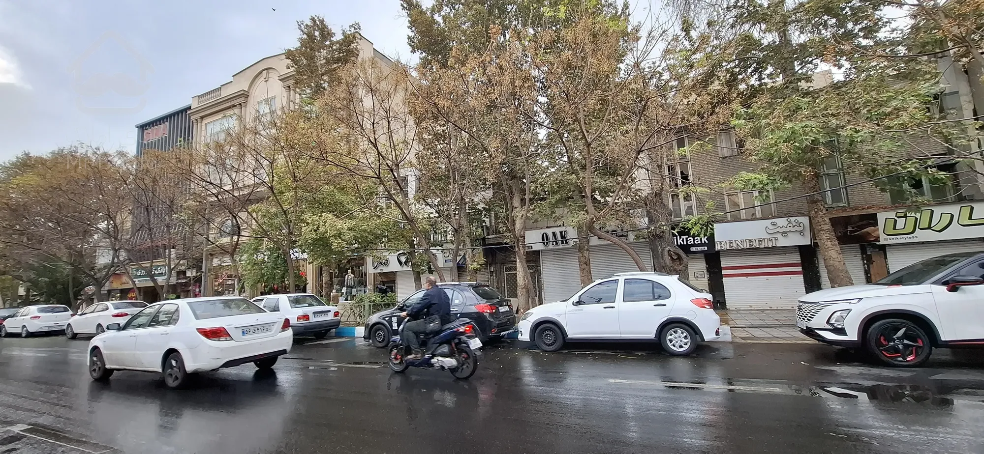 ملک با موقیت تجاری متراژ 202 متر مناسب بساز و بفروش ها