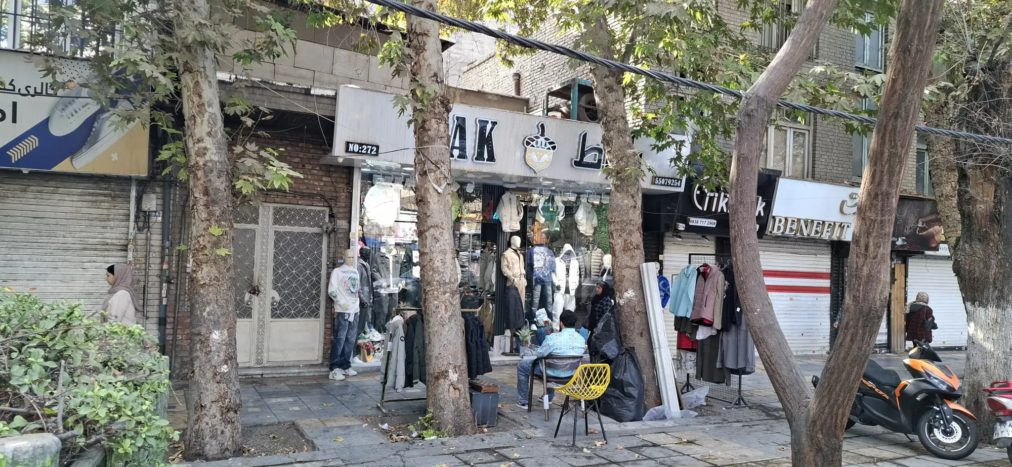 ملک با موقیت تجاری متراژ 202 متر مناسب بساز و بفروش ها