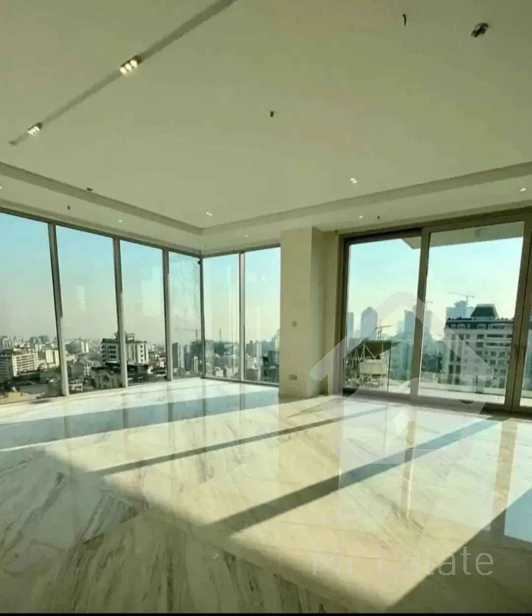 آفر ویژه فروش ۱۲۰متر آپارتمان لوکس/ چیتگر