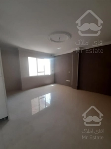 فروش ۴۳ متر ۱ خواب با پارکینگ غیرمزاحم با حیاط اختصاصی