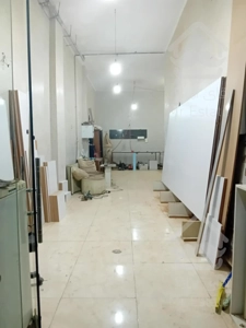 ۲دهنه مغازه با ۱واحد مسکونی