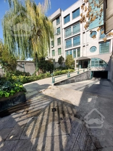 ۹۲۰ متر مستغلات سند اداری میدان ونک