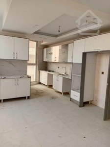 واحدهای اداری در پونک متراژ متنوع و با موقعیت عالی/ سازنده حاج رحیم قربانی